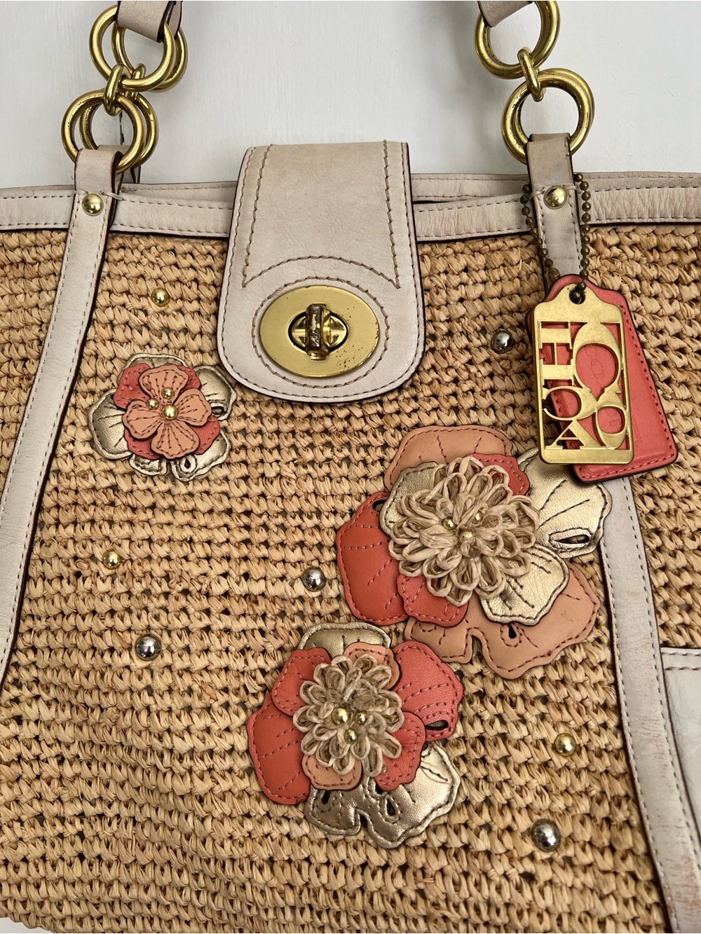 Vintage COACH Hampton Floral Applique Straw Basket White Tote Shoulder Bag 19347 - Picture 2 of 10